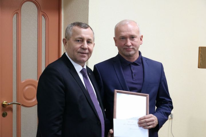 В Мамадыше определили обладателей Гран-при конкурса на лучшее новогоднее оформление