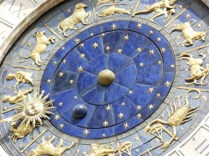 Астрологи назвали три знака зодиака, которые разбогатеют в начале 2023 года