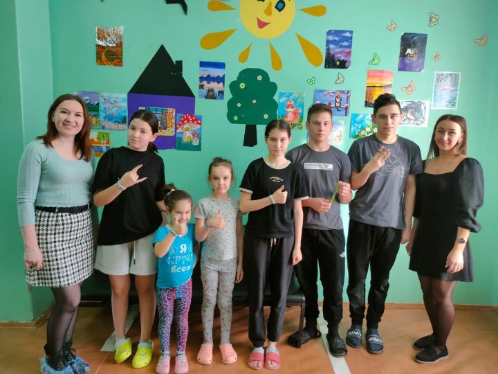Детей Мамадышской ЦРБ вновь посетили волонтеры с мастер-классом