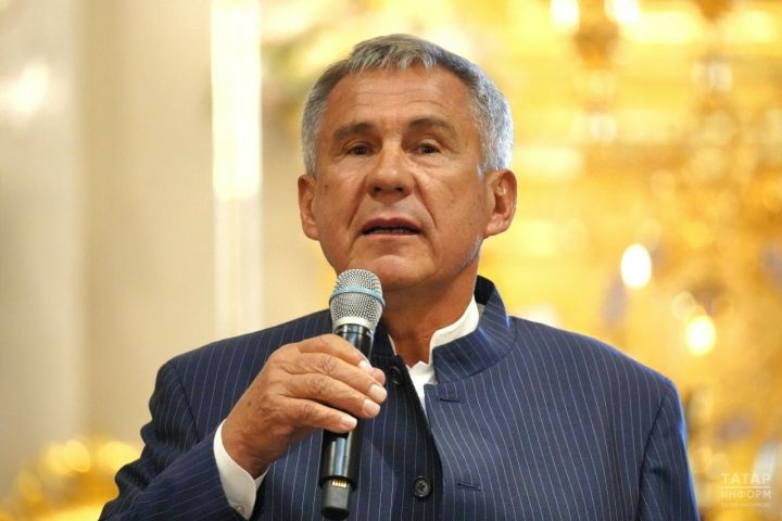 Раис Татарстана позравил Владимира Путина с днем рождения от лица жителей республики