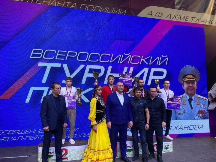 Мамадышский борец стал серебряным призером Всероссийского турнира