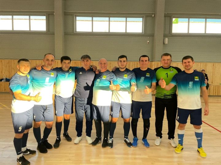Муниципальные служащие района победители соревнований по мини-футболу
