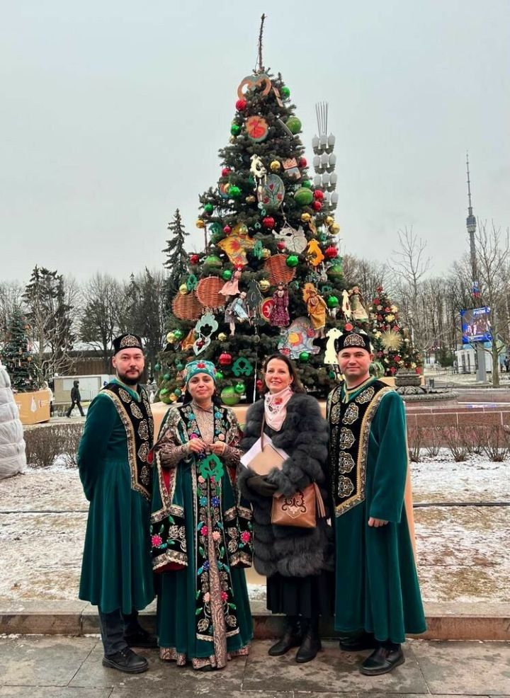 На ВДНХ в Москве прошло открытие новогодней елки от Татарстана