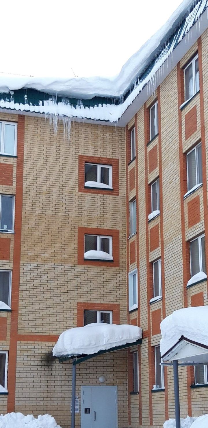 Жителей Мамадышского района призывают обеспечить своевременную очистку кровель зданий