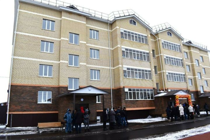 Ключ от новой квартиры получила семья участника СВО