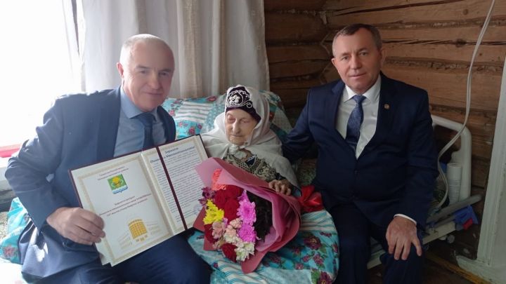 Жительница села Нижний Таканыш Мамадышского района отмечает 107 день рождения