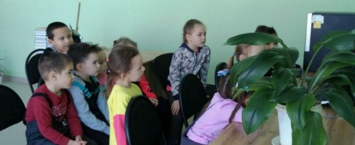 Шәдчедә татарча мультфильм карыйлар