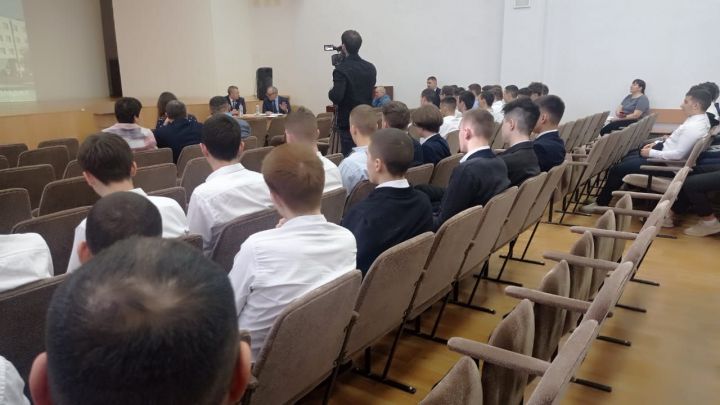 Будущие аграрии встретились с главой Мамадышского района