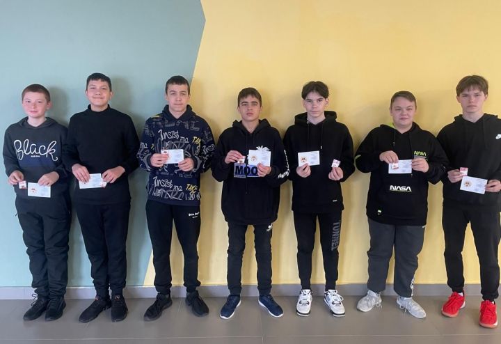 Семь мамадышских школьников получили золотые значки ГТО