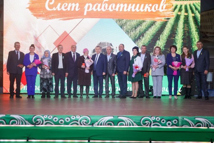 54 передовика Мамадышского района получили денежные премии