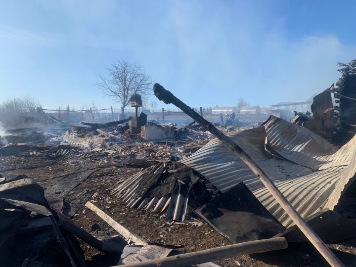 В Мамадышском районе сгорели два жилых дома