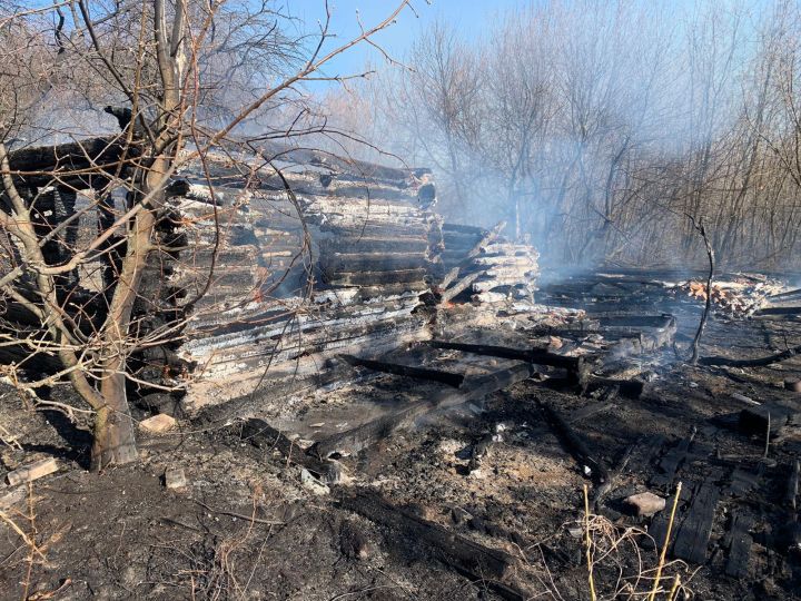 Житель Мамадышского района по неосторожности сжег дом, который ему не принадлежит