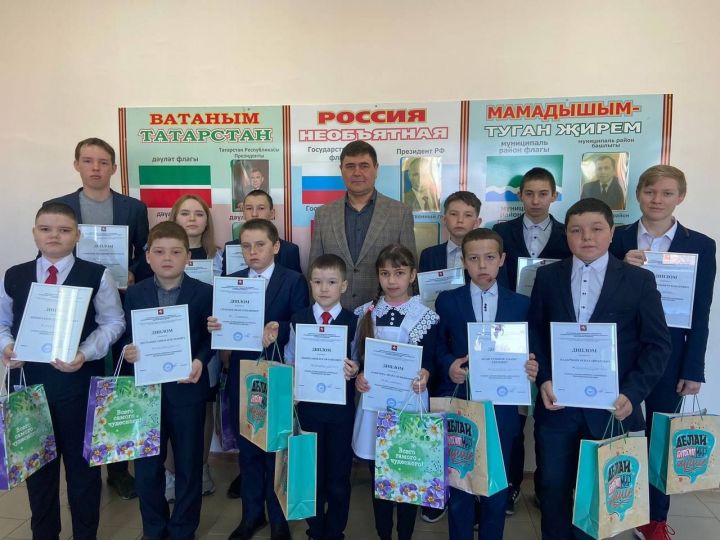 В Мамадышском районе школьников наградили за изготовление скворечников