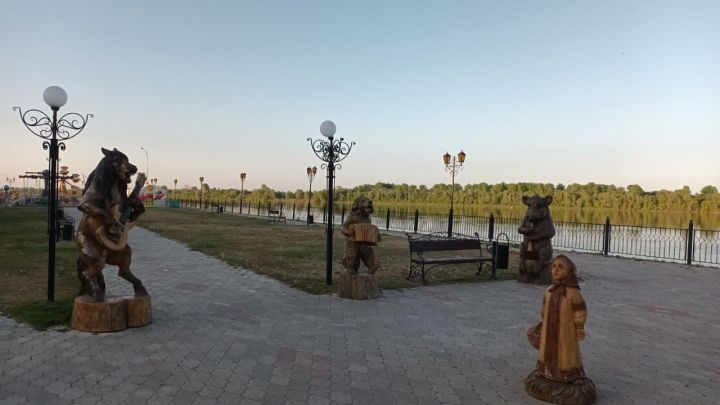 Зеленый свет для пяти знаков зодиака: гороскоп на июнь