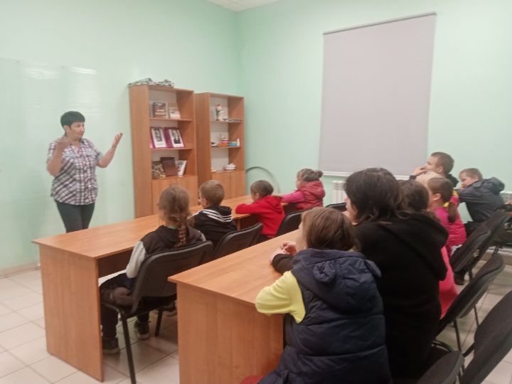 В Тавельском сельском Доме культуры прошел мастер-класс по созданию родословной