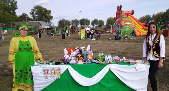 В рамках празднования Дня Республики и города Мамадышцы стали участниками ярмарки «Город мастеров»