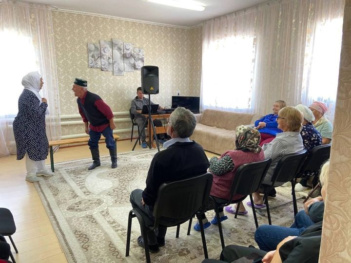 Мамадышские артисты выступили в КЦСОН «Забота»