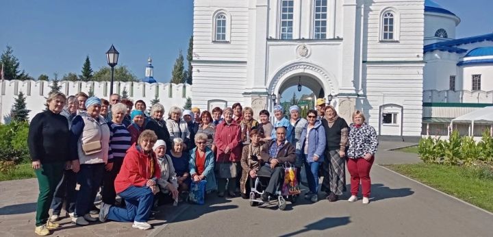 Мамадышские пенсионеры посетили Раифский Богородицкий монастырь