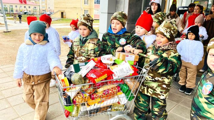 Дошколята и  коллектив детского сада «Радуга» присоединились к акции «Своих не бросаем»