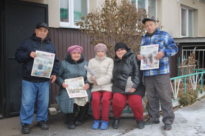 В доме №4 по улице Азина практически каждый житель дома выписывает районку