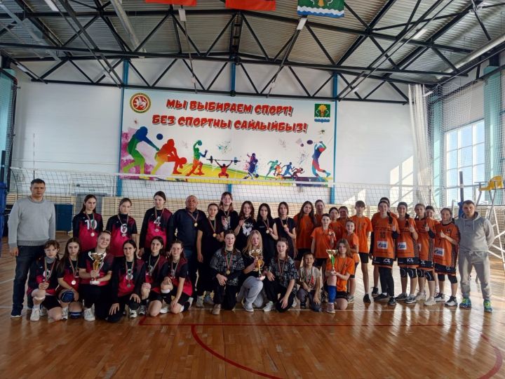 В Мамадыше прошел в муниципальный этап турнира по волейболу «Школьная волейбольная лига»