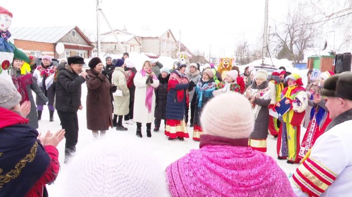 В центре «Забота» прошли масленичные гуляния