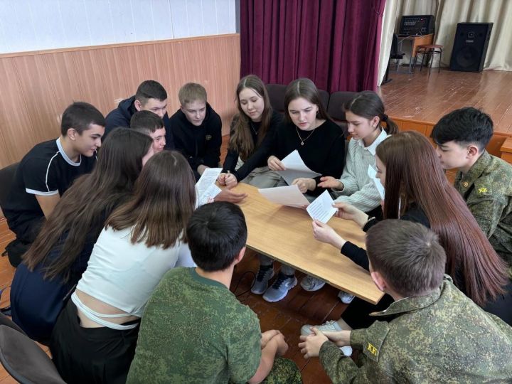 В школах Мамадыша прошли мероприятия, посвященные воссоединению Крыма с Россией