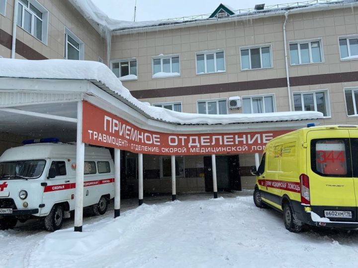 Сообщение из дежурной части: один житель повредил руку, другой - попал в реанимацию