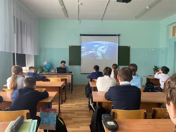 В Мамадышских школах «Разговоры о важном» посвятили Дню космонавтики
