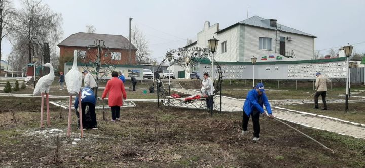 В Мамадыше прошли массовые субботники