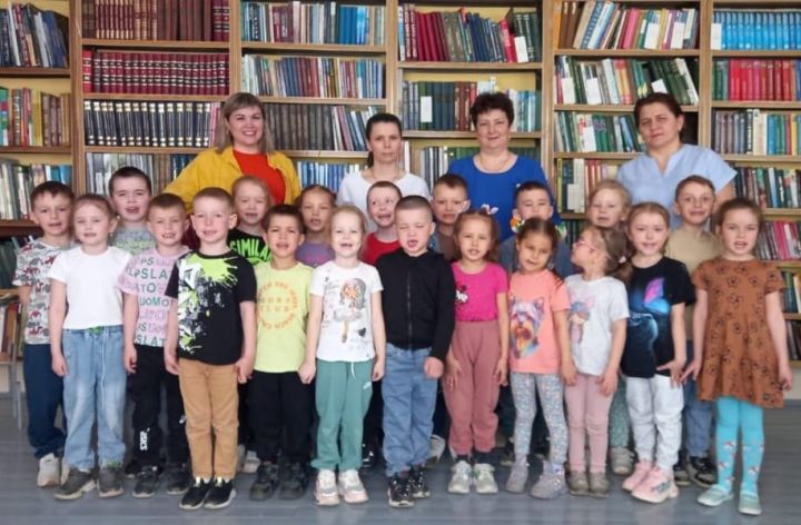 Воспитанники детского сада «Радуга» побывали в центральной детской библиотеке