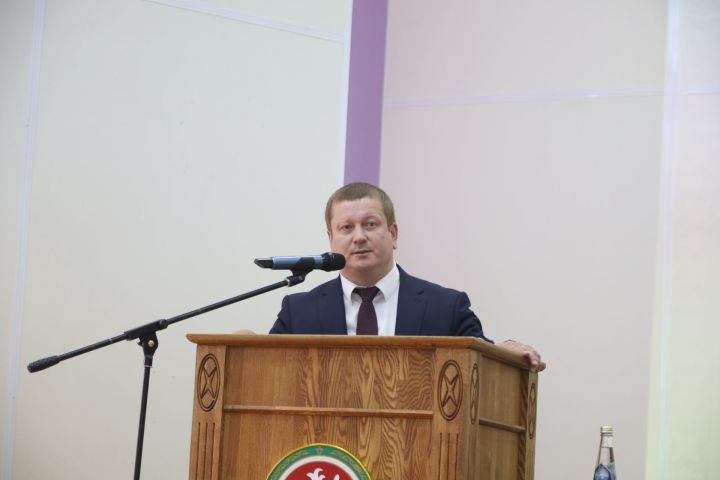 Исполняющий обязанности руководителя исполнительного комитета Мамадышского района Вадим Никитин поздравил юных жителей с Днем защиты детей