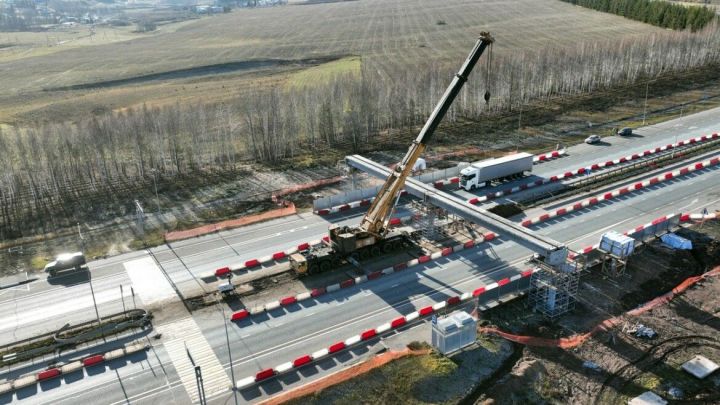 На трассе М-7 «Волга» возле н.п. Берсут-Сукаче приостановят движение в связи с монтажом пролетного строения