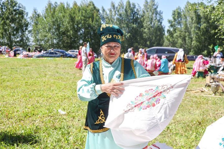 Жительница села Нижняя Сунь создает красоту руками
