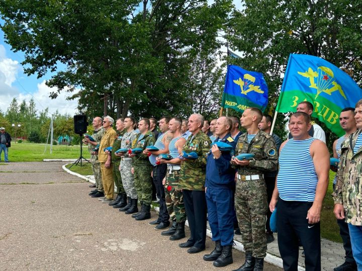 Мамадышские воины в запасе справили 94-ую годовщину ВДВ