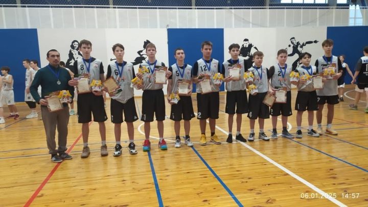 Юные баскетболисты из Мамадыша завоевали серебро на новогоднем турнире