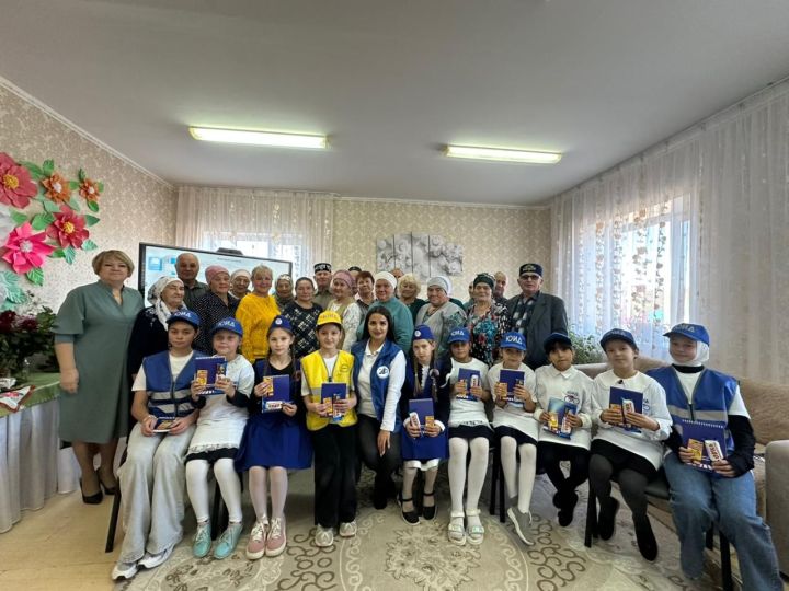 Юные инспекторы Мамадыша напомнили о правилах дорожной безопасности