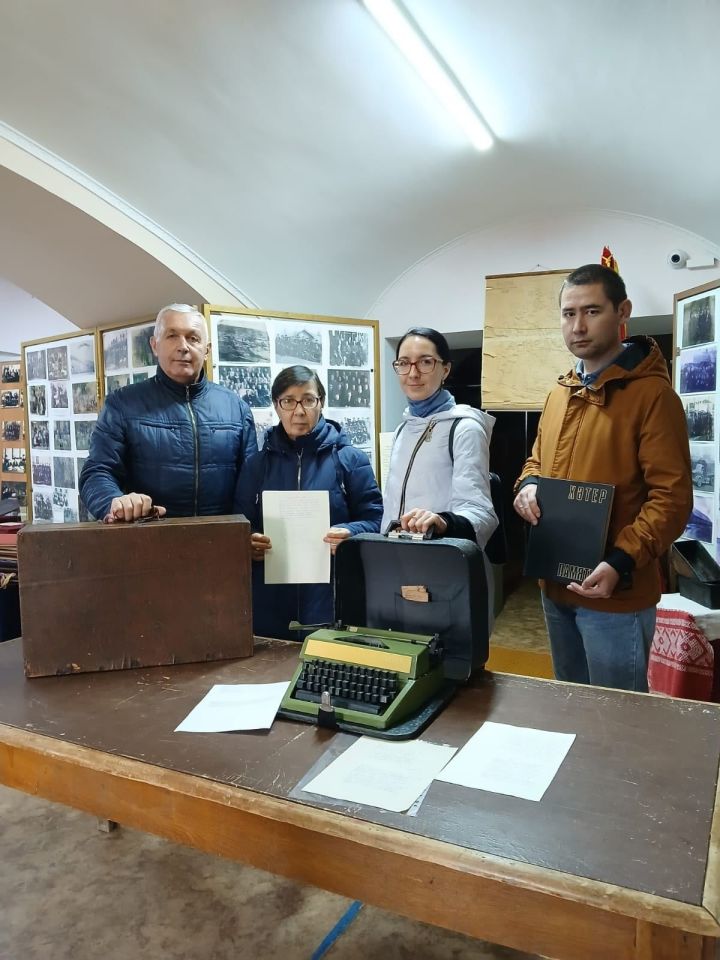 Потомки Басыра Рафикова передали в дар музею Мамадыша личные вещи писателя