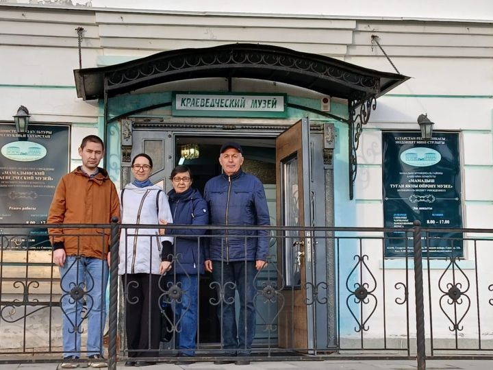 Потомки Басыра Рафикова передали в дар музею Мамадыша личные вещи писателя