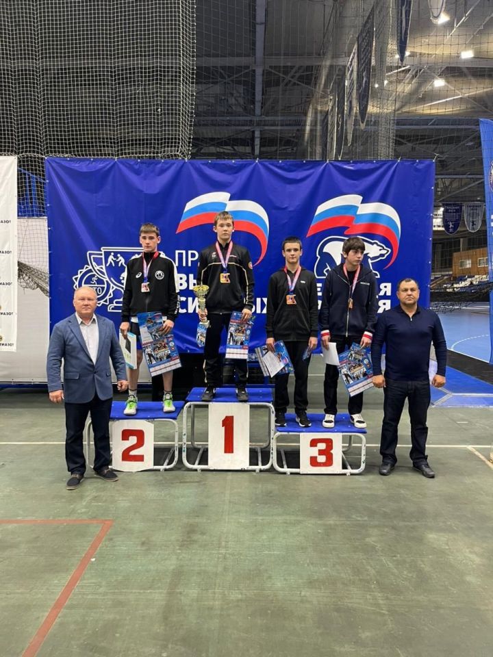 Пять медалей завоевали борцы школы олимпийского резерва в Тольятти