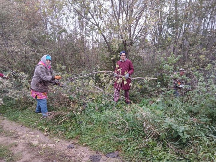 Жители села Куюк-Ерыкса провели экологическую акцию «Чистый берег»