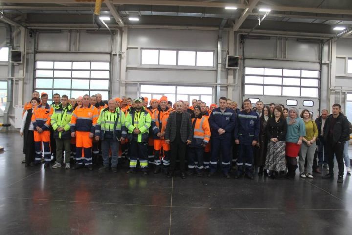 Глава Мамадышского района поздравил дорожников с профессиональным праздником