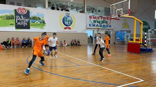 Яркие баталии по стритболу прошли в Нижней Ошме