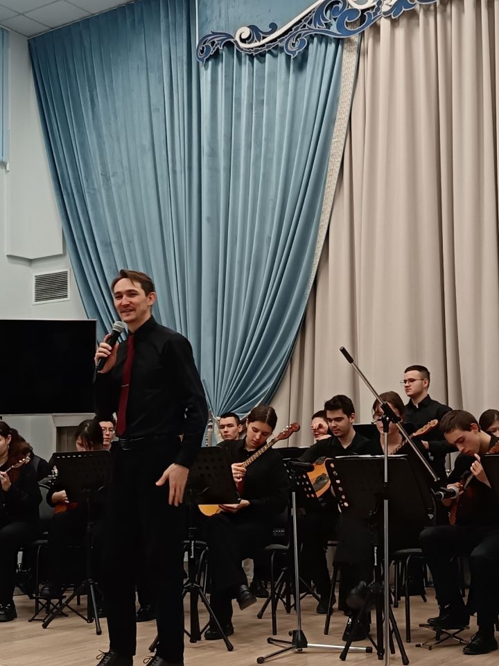 В Мамадышской детской школе искусств выступил оркестр из Елабуги