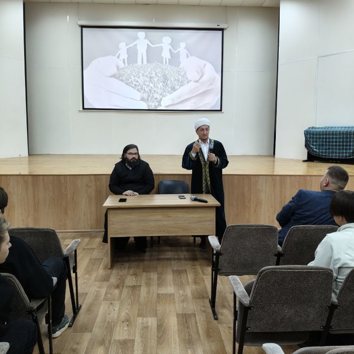 Мамадышские студенты встретились с религиозными деятелями