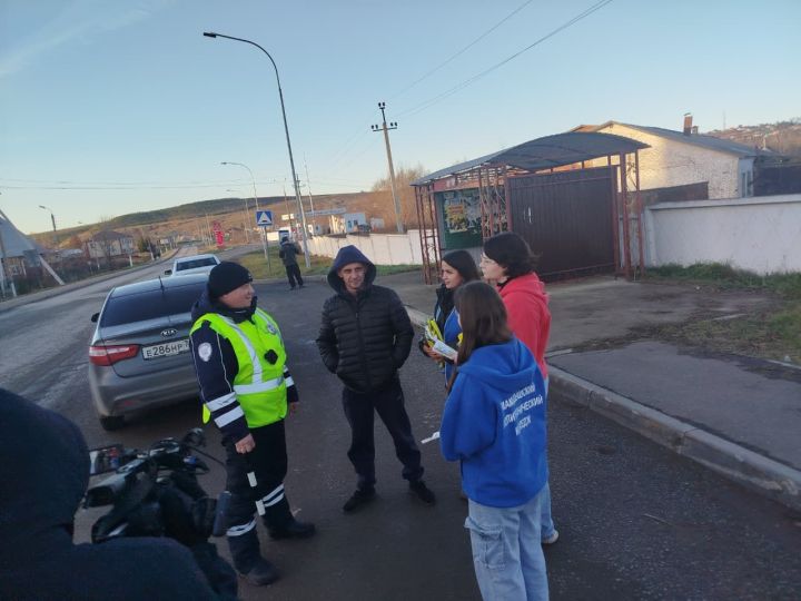 Мамадышские студенты и автоинспекторы провели акцию памяти жертв ДТП