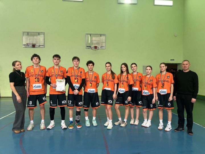 В Мамадыше определили сильнейших школьных волейболистов