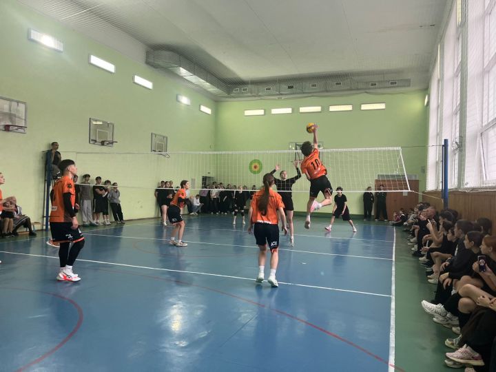 В Мамадыше определили сильнейших школьных волейболистов