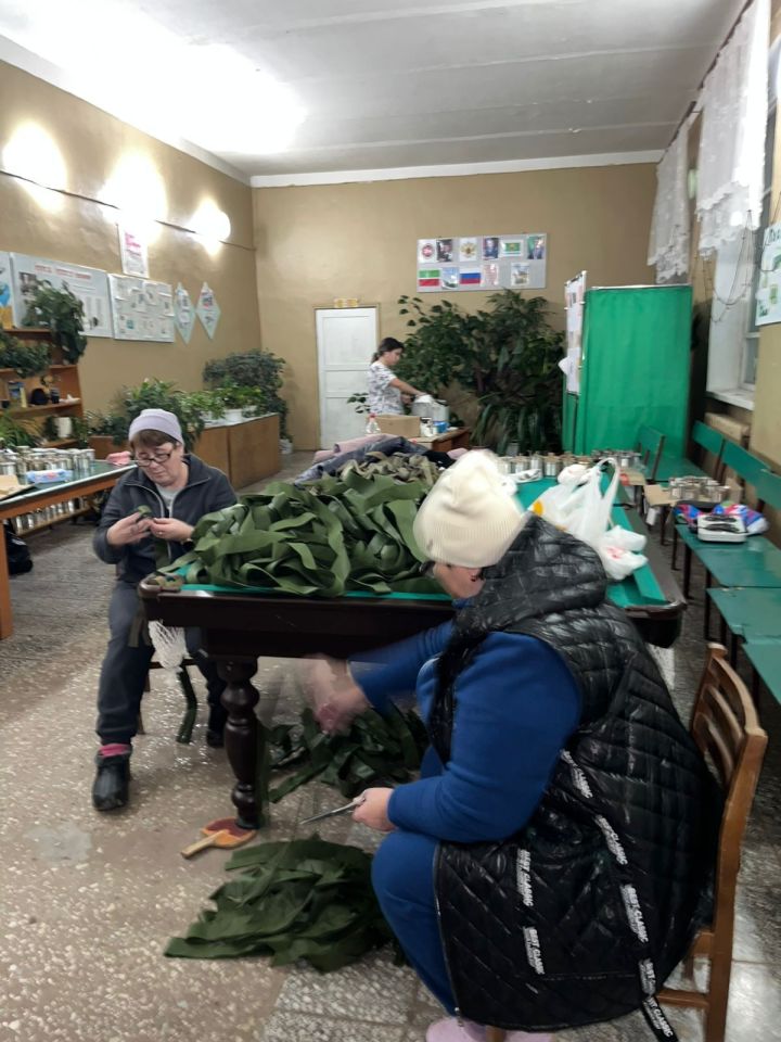 Добровольцы села Нижняя Кузгунча активно помогают бойцам СВО
