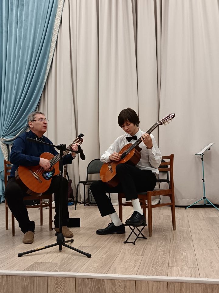 Праздник для самых родных: в школе искусств чествовали родителей